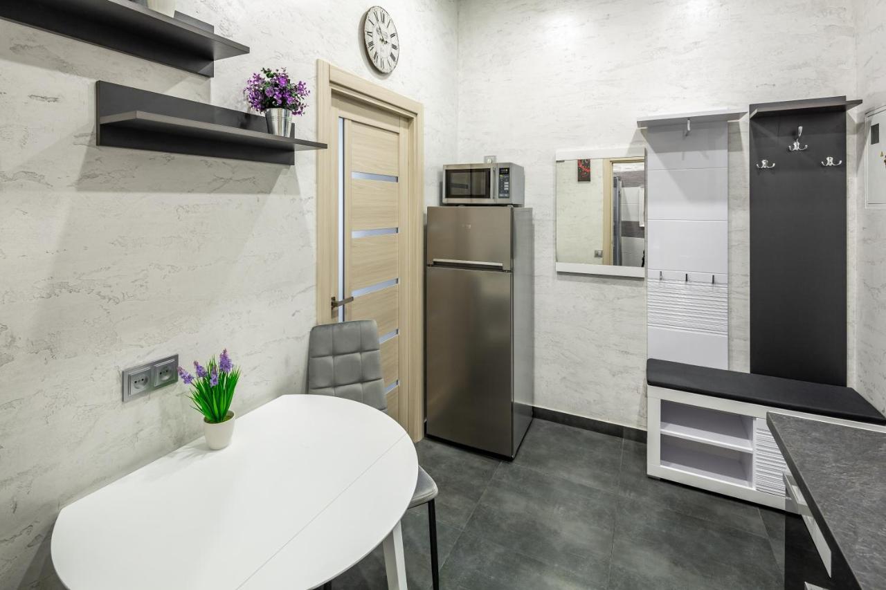 Apartment On Lesya Ukrainka リヴィウ エクステリア 写真